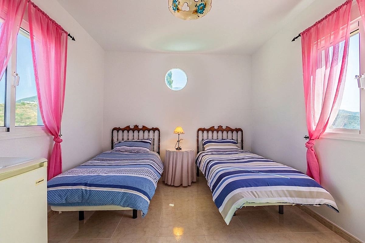 4 soverom Villa til salgs i Canillas de Aceituno med svømmebasseng garasje - € 525 000 (Ref: 10035710)