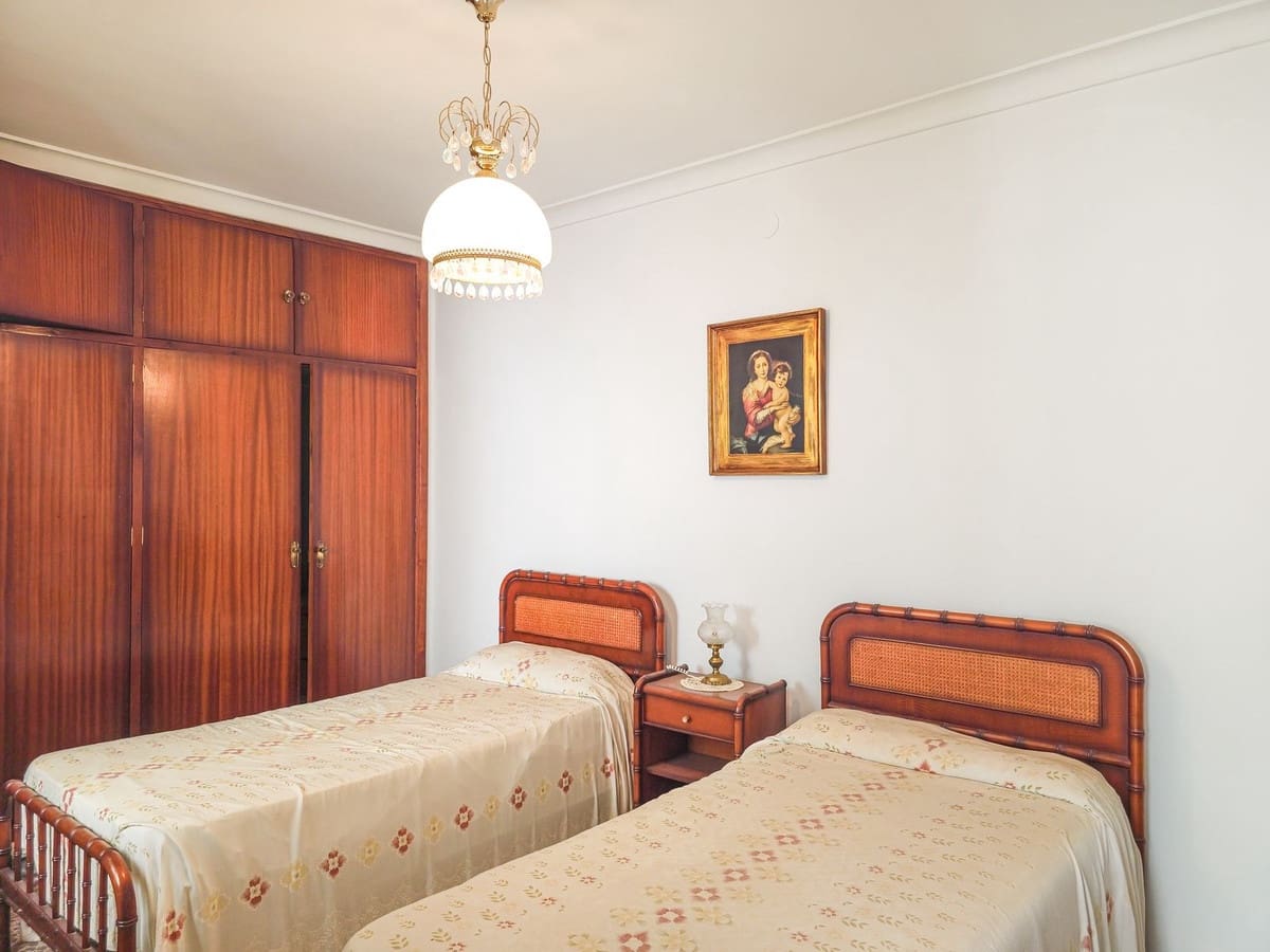 10 quarto Casa em Banda para venda em Competa - 210 000 € (Ref: 10036215)