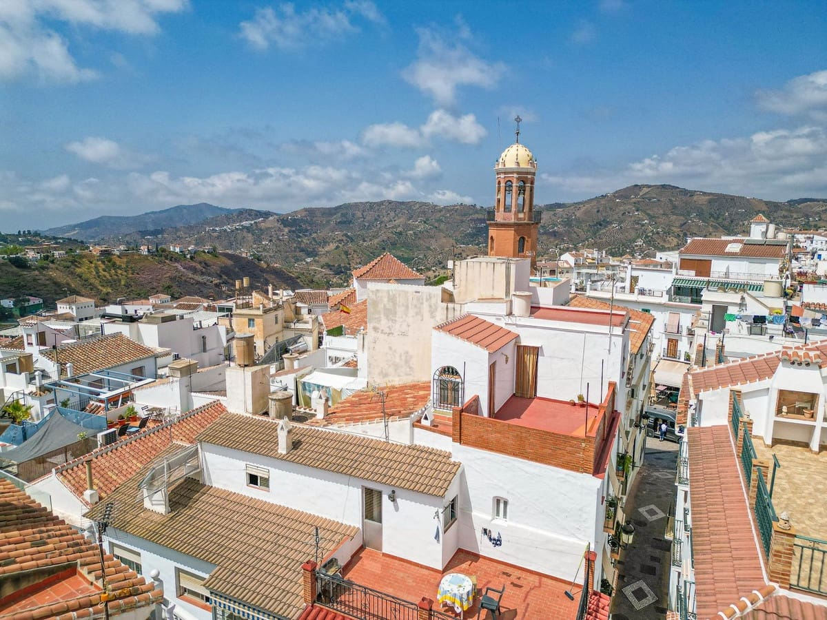 10 quarto Casa em Banda para venda em Competa - 210 000 € (Ref: 10036215)
