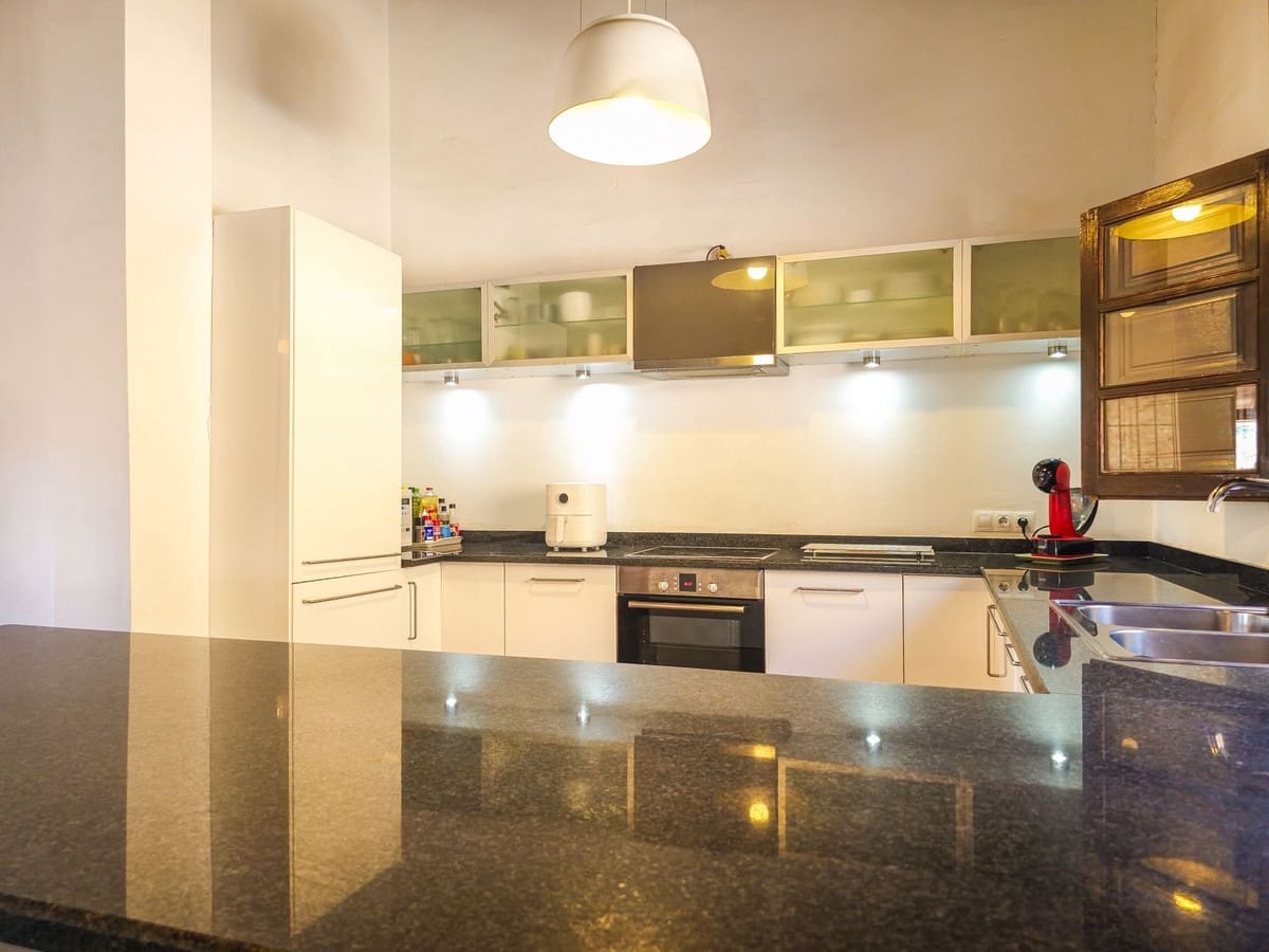 4 soveværelse Villa til salg i Comares med swimmingpool garage - € 425.000 (Ref: 10039036)
