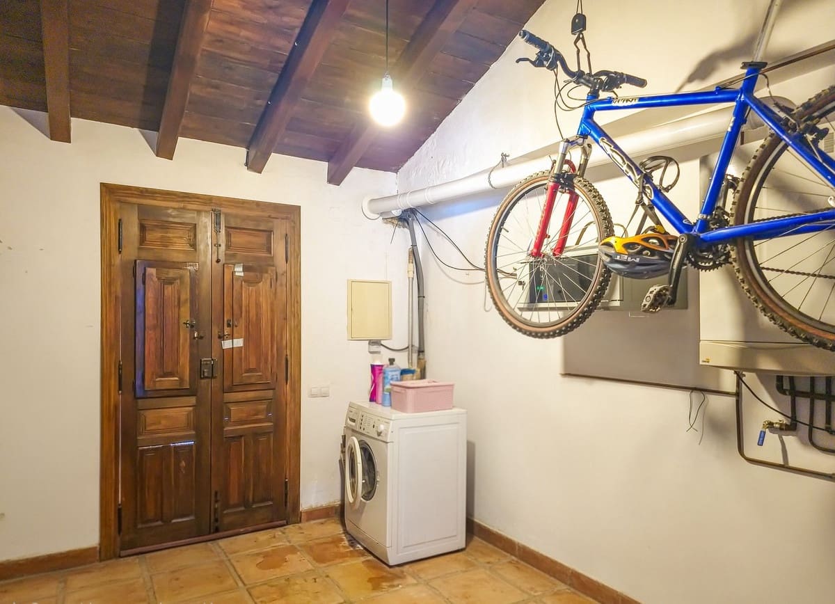 4 soveværelse Villa til salg i Comares med swimmingpool garage - € 425.000 (Ref: 10039036)
