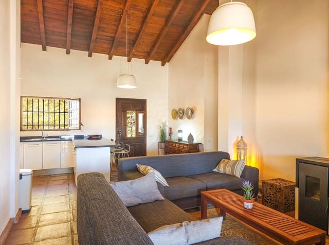 4 soveværelse Villa til salg i Comares med swimmingpool garage - € 425.000 (Ref: 10039036)