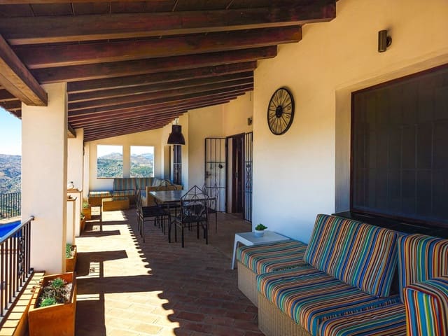 4 soveværelse Villa til salg i Comares med swimmingpool garage - € 425.000 (Ref: 10039036)