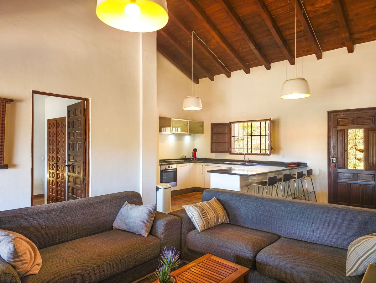 4 soveværelse Villa til salg i Comares med swimmingpool garage - € 425.000 (Ref: 10039036)