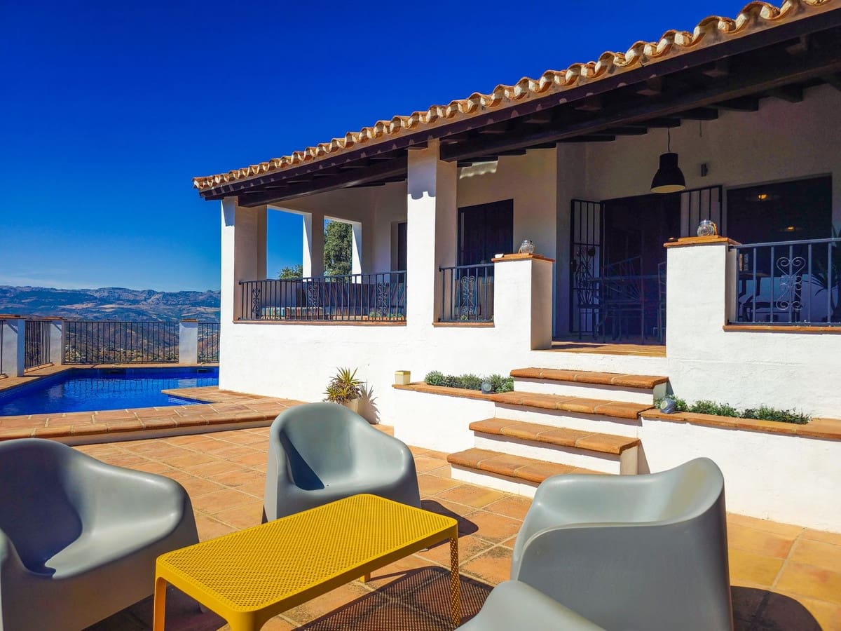 4 soveværelse Villa til salg i Comares med swimmingpool garage - € 425.000 (Ref: 10039036)
