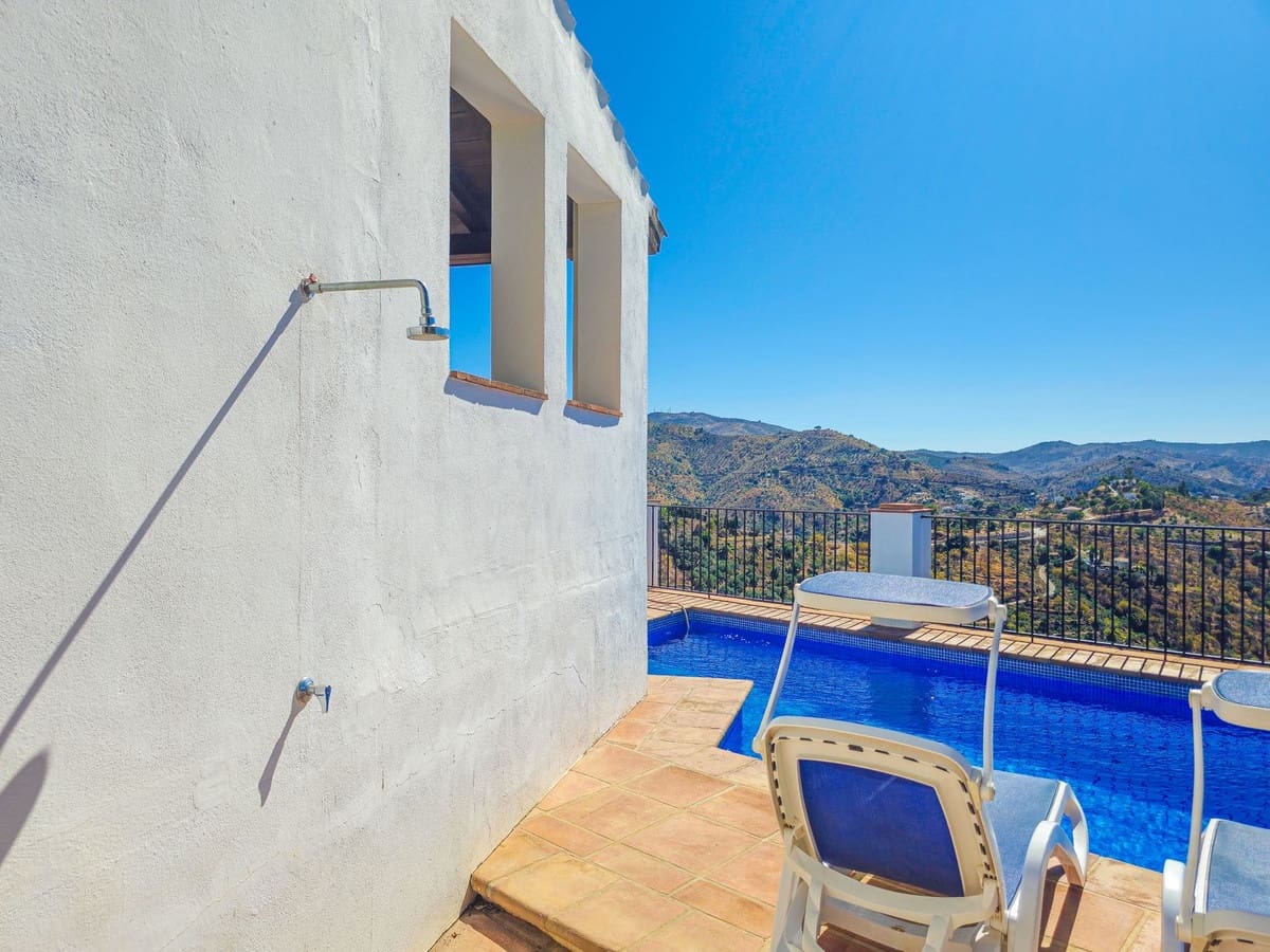 4 soveværelse Villa til salg i Comares med swimmingpool garage - € 425.000 (Ref: 10039036)