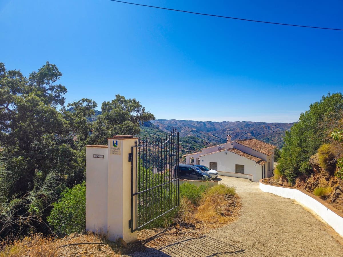 4 soveværelse Villa til salg i Comares med swimmingpool garage - € 425.000 (Ref: 10039036)