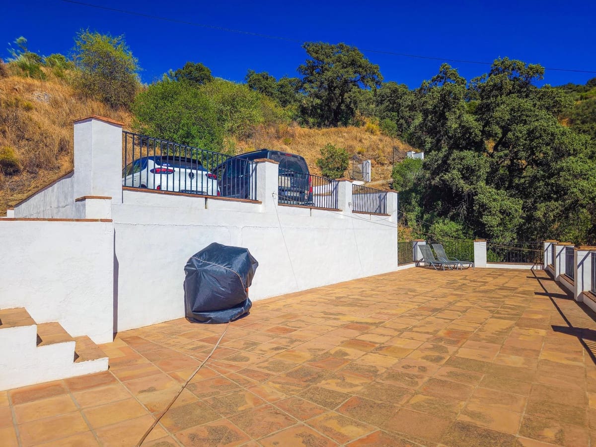 4 soveværelse Villa til salg i Comares med swimmingpool garage - € 425.000 (Ref: 10039036)