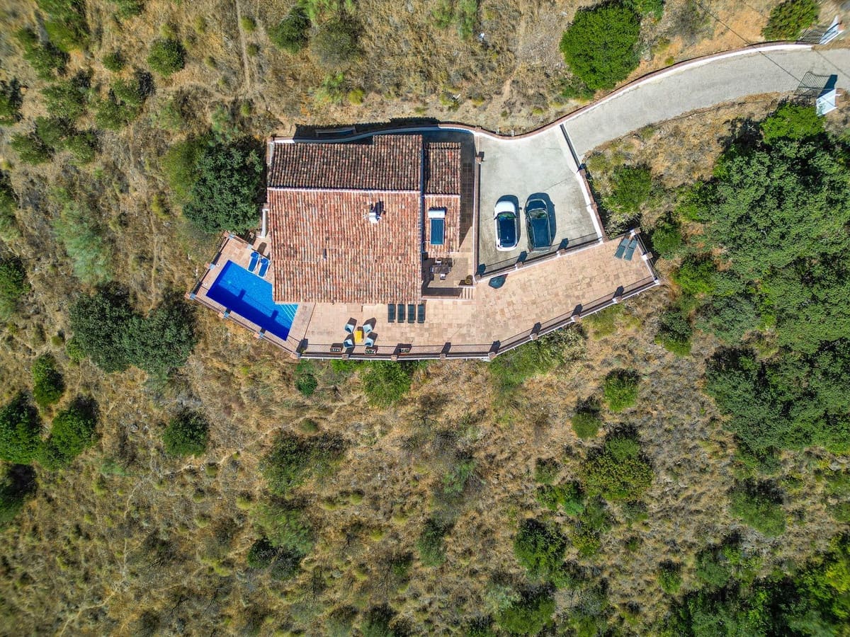 4 soveværelse Villa til salg i Comares med swimmingpool garage - € 425.000 (Ref: 10039036)