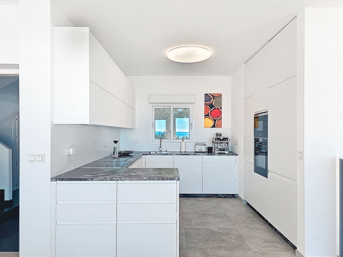 4 sypialnia Willa na sprzedaż w Salobrena z basenem garażem - 840 000 € (Ref: 10043606)