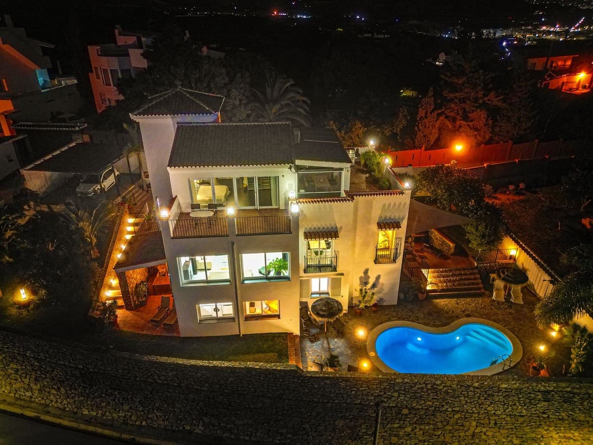 4 sypialnia Willa na sprzedaż w Salobrena z basenem garażem - 840 000 € (Ref: 10043606)