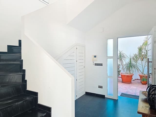 4 sypialnia Willa na sprzedaż w Salobreña z basenem garażem - 840 000 € (Ref: 10043606)