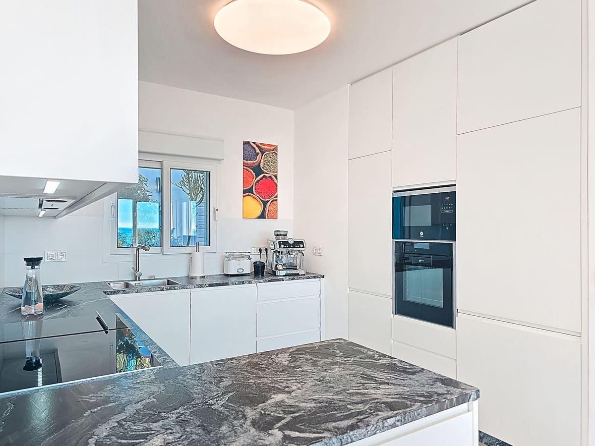 4 sypialnia Willa na sprzedaż w Salobrena z basenem garażem - 840 000 € (Ref: 10043606)