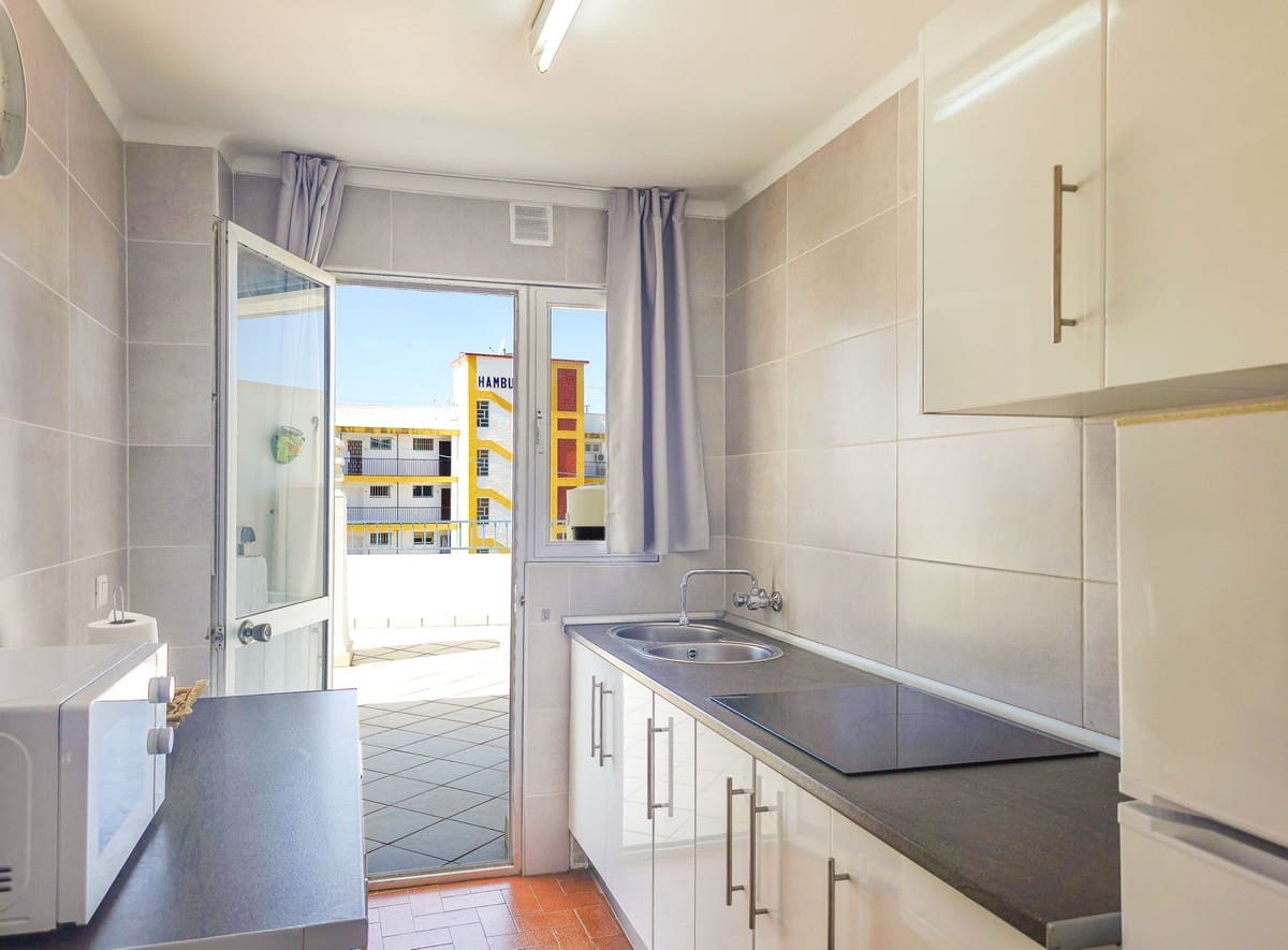 3 bedroom Penthouse for sale in Torre del Mar with pool - € 395,000 (Ref: 10060610)