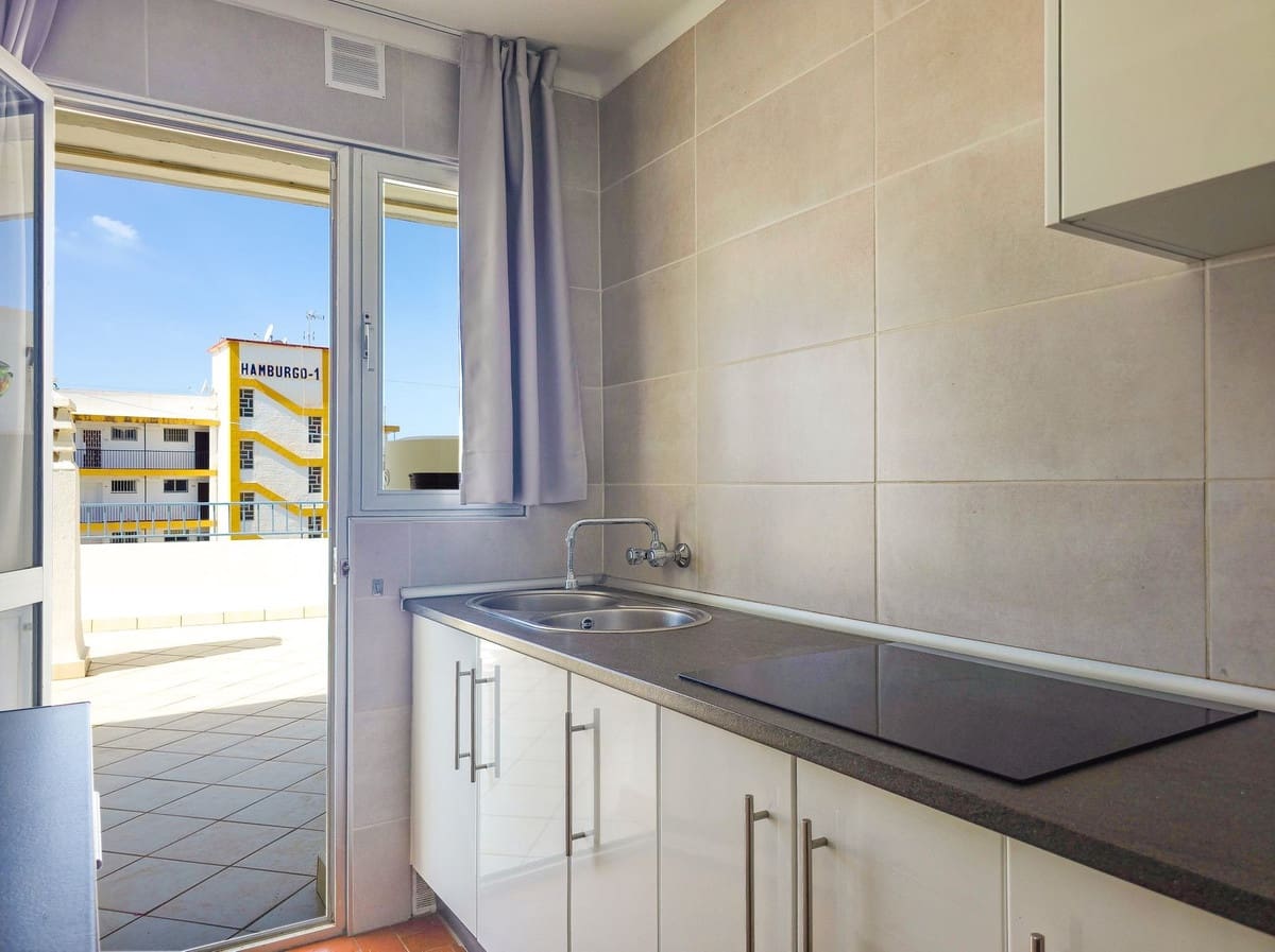 3 bedroom Penthouse for sale in Torre del Mar with pool - € 395,000 (Ref: 10060610)