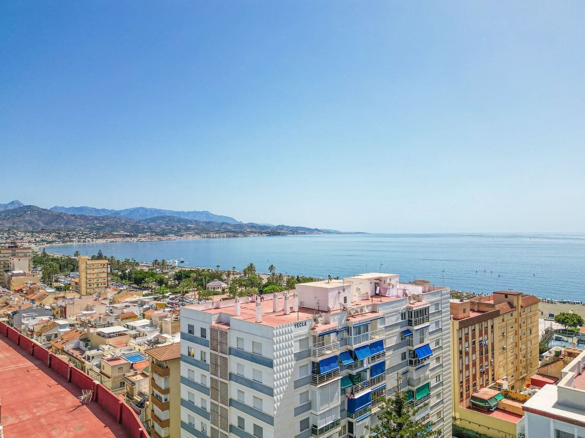 3 bedroom Penthouse for sale in Torre del Mar with pool - € 395,000 (Ref: 10060610)
