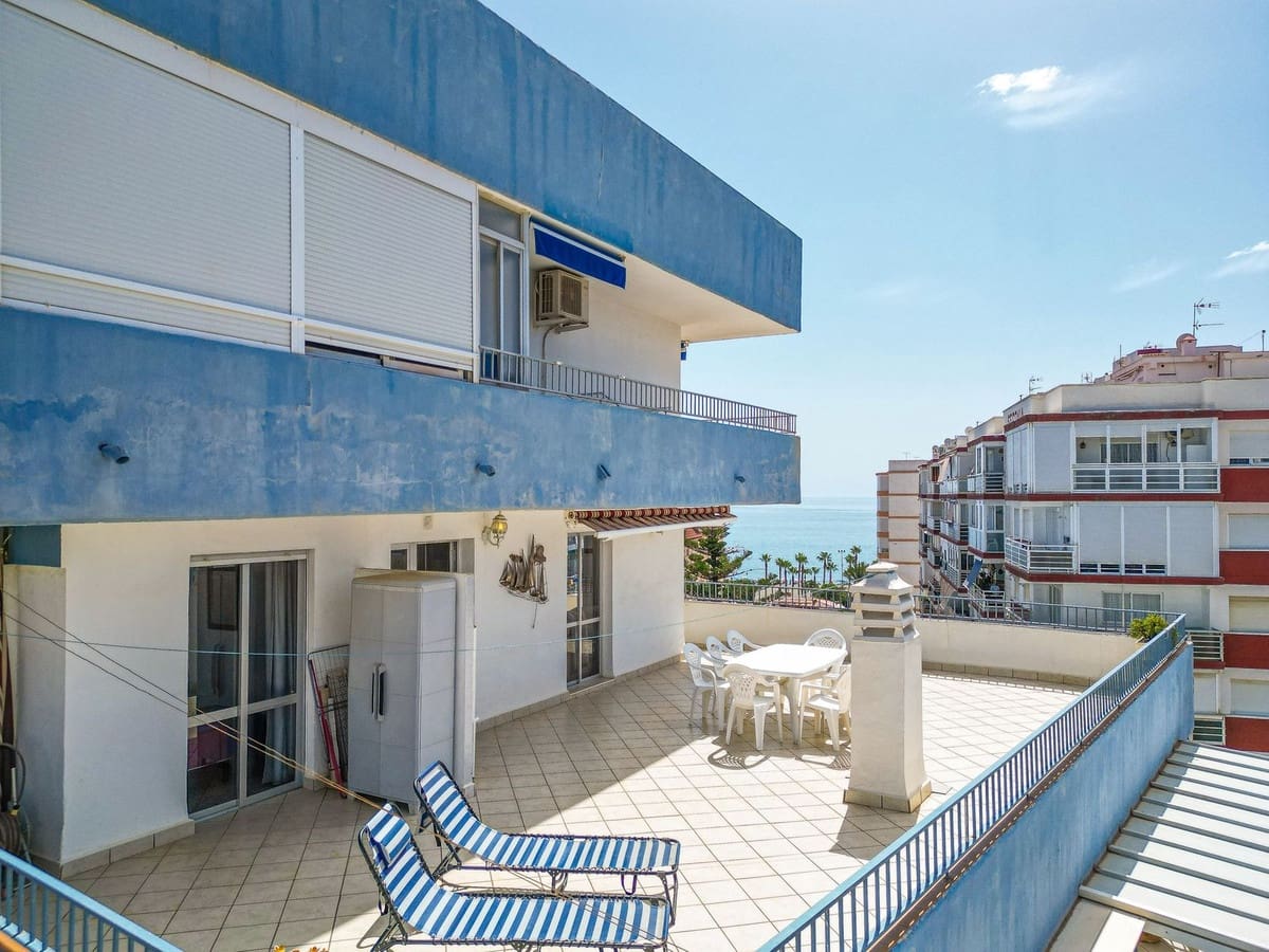 3 bedroom Penthouse for sale in Torre del Mar with pool - € 395,000 (Ref: 10060610)