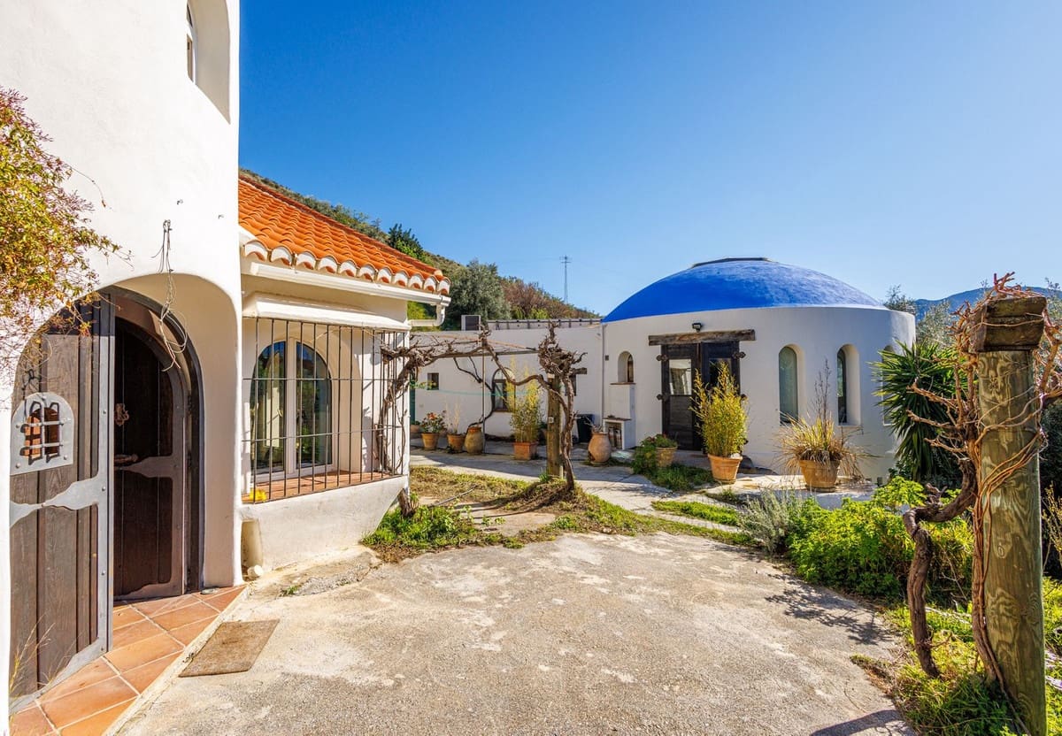 9 chambre Villa/Maison à vendre à Melegis avec piscine garage - 999 900 € (Ref: 10061098)
