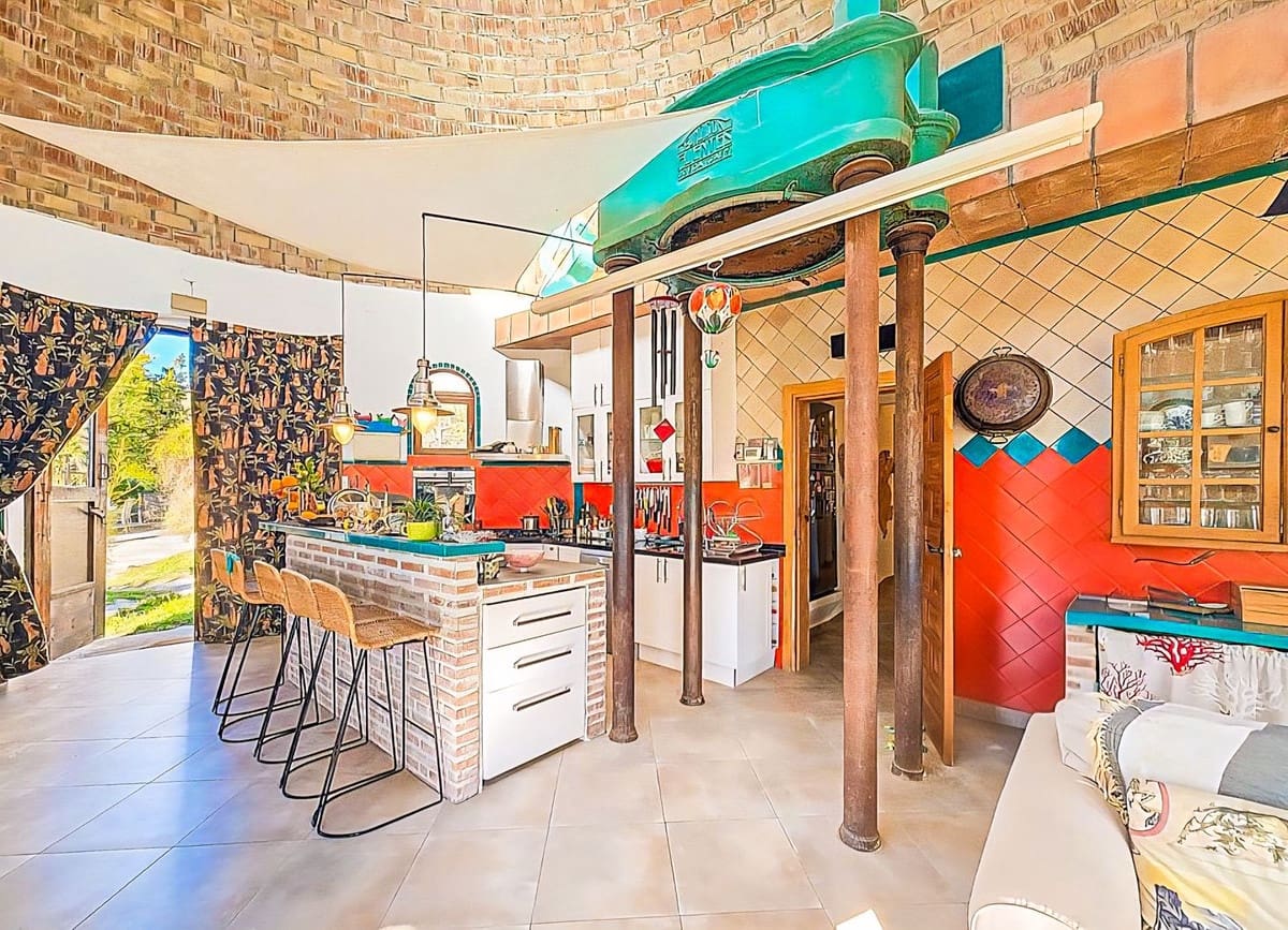 9 chambre Villa/Maison à vendre à Melegis avec piscine garage - 999 900 € (Ref: 10061098)