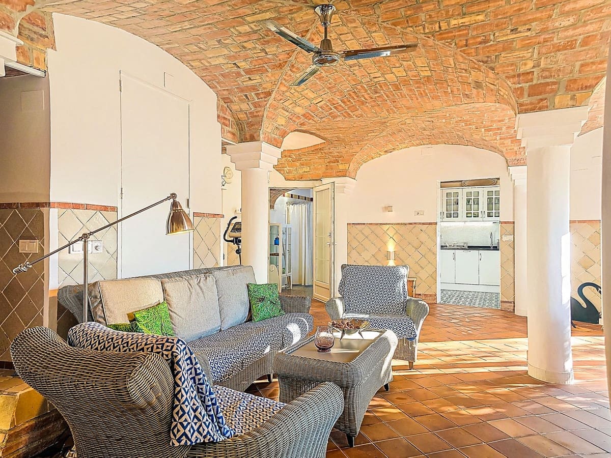 9 chambre Villa/Maison à vendre à Melegis avec piscine garage - 999 900 € (Ref: 10061098)