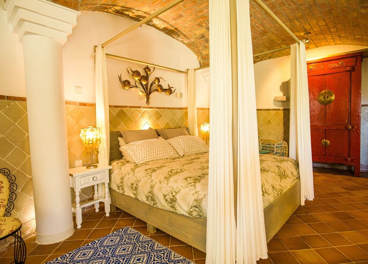 9 chambre Villa/Maison à vendre à Melegis avec piscine garage - 999 900 € (Ref: 10061098)
