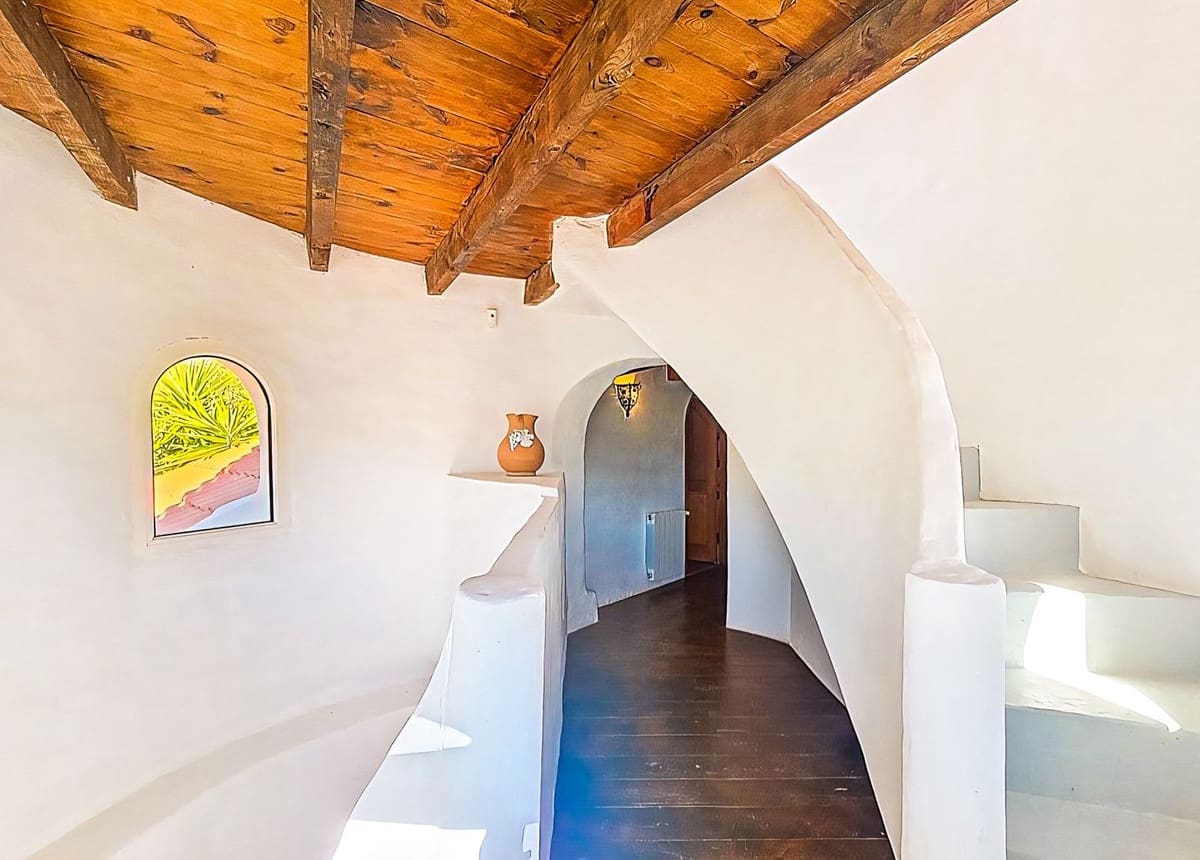 9 chambre Villa/Maison à vendre à Melegis avec piscine garage - 999 900 € (Ref: 10061098)