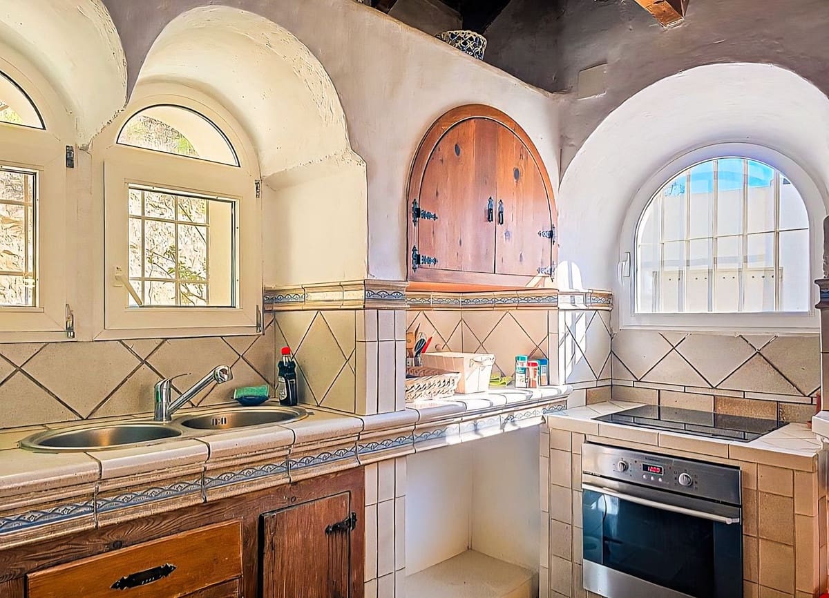9 chambre Villa/Maison à vendre à Melegis avec piscine garage - 999 900 € (Ref: 10061098)