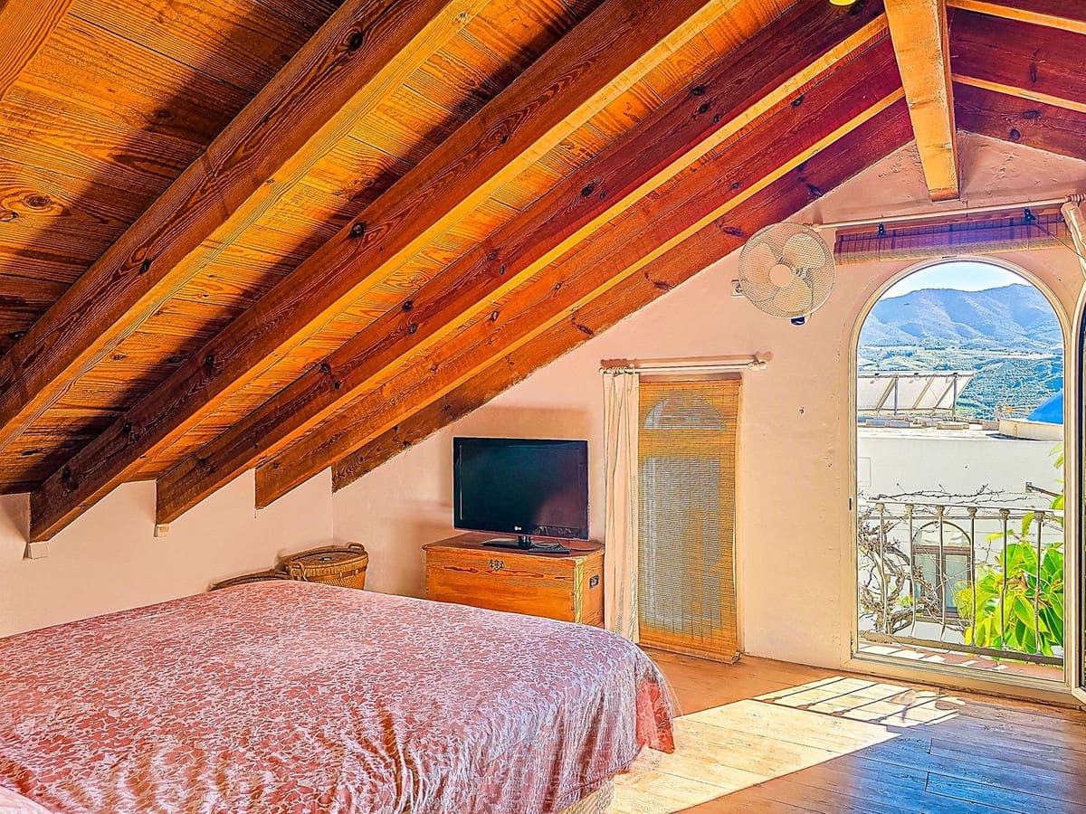 9 chambre Villa/Maison à vendre à Melegis avec piscine garage - 999 900 € (Ref: 10061098)