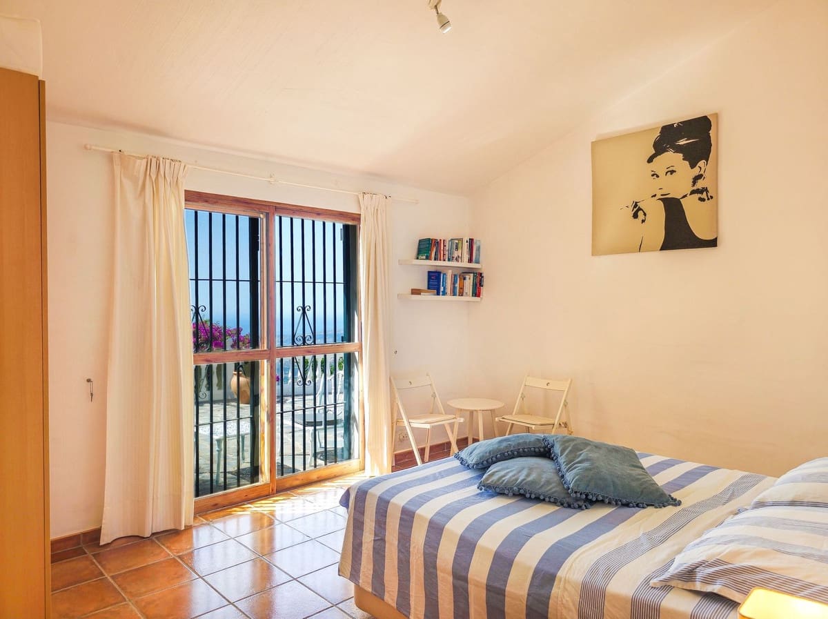 Chalet de 2 habitaciones en Arenas en venta con piscina garaje - 449.000 € (Ref: 10062350)
