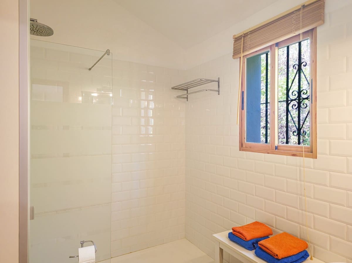 Chalet de 2 habitaciones en Arenas en venta con piscina garaje - 449.000 € (Ref: 10062350)