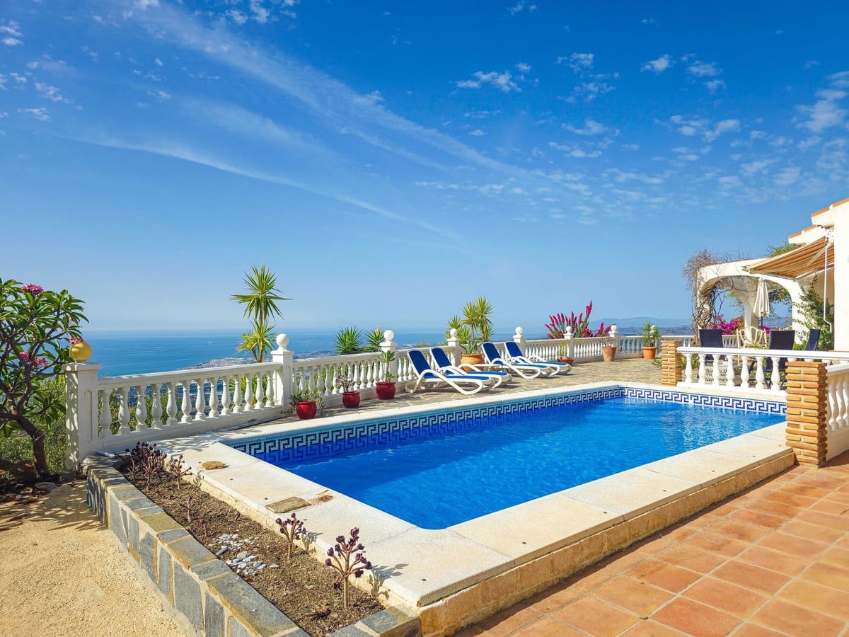 Chalet de 2 habitaciones en Arenas en venta con piscina garaje - 449.000 € (Ref: 10062350)