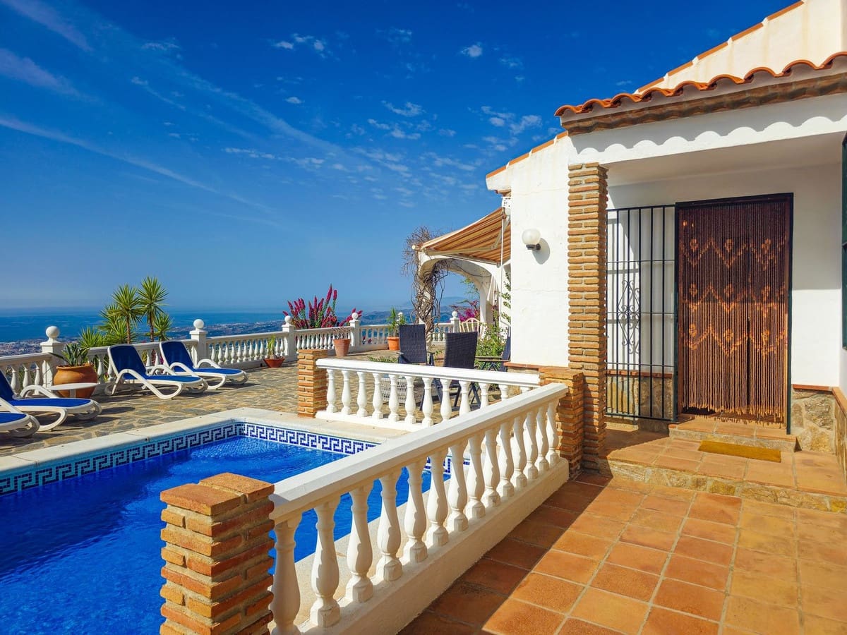 Chalet de 2 habitaciones en Arenas en venta con piscina garaje - 449.000 € (Ref: 10062350)