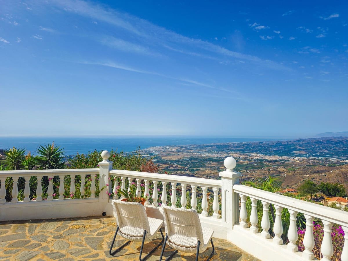 Chalet de 2 habitaciones en Arenas en venta con piscina garaje - 449.000 € (Ref: 10062350)