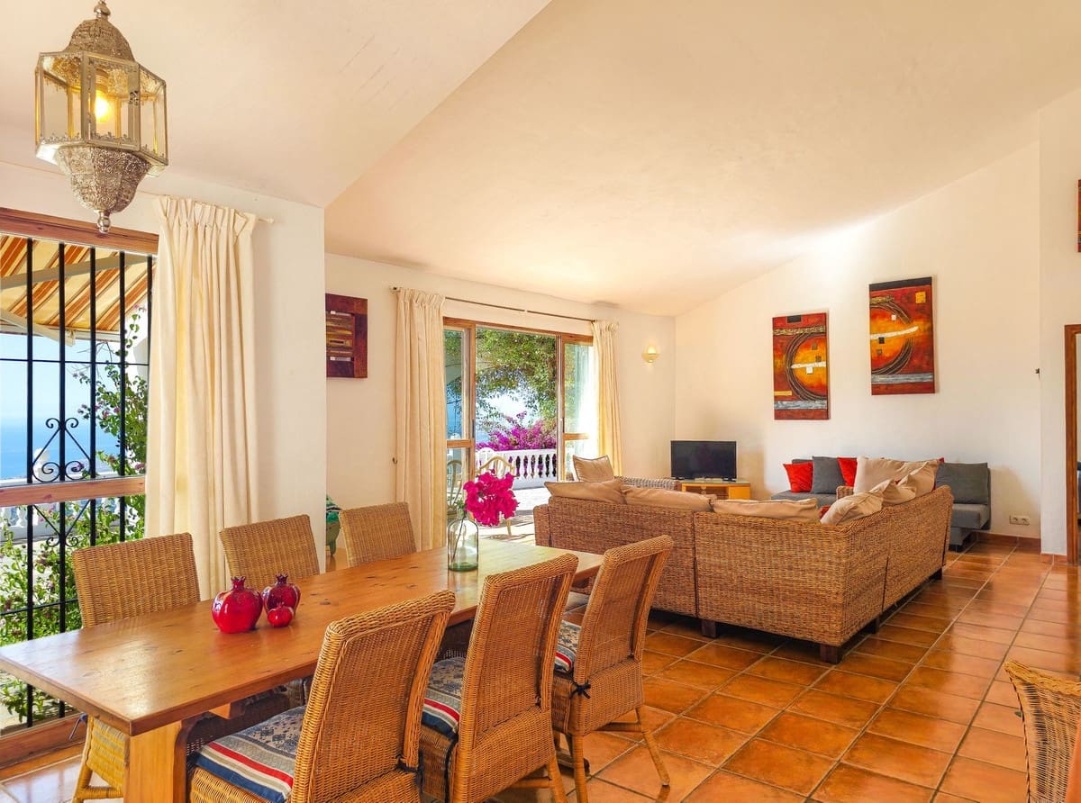Chalet de 2 habitaciones en Arenas en venta con piscina garaje - 449.000 € (Ref: 10062350)