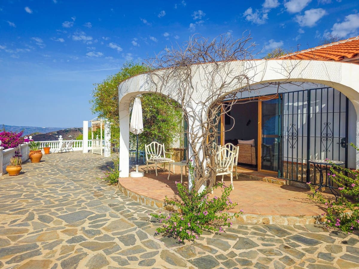 Chalet de 2 habitaciones en Arenas en venta con piscina garaje - 449.000 € (Ref: 10062350)