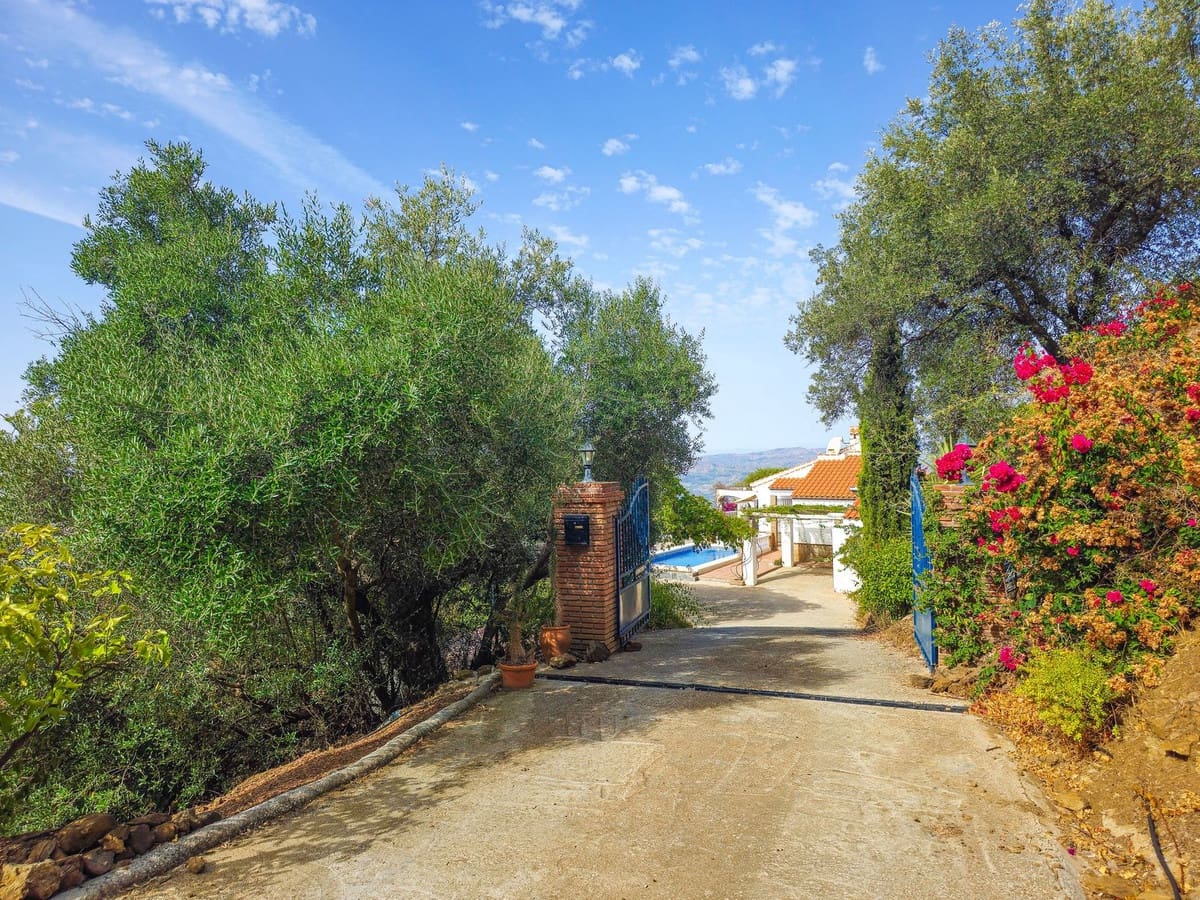 Chalet de 2 habitaciones en Arenas en venta con piscina garaje - 449.000 € (Ref: 10062350)