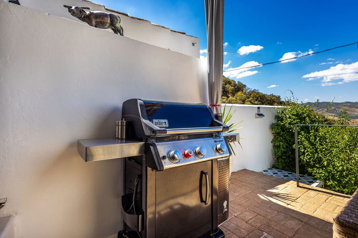 4 chambre Villa/Maison Semi-Mitoyenne à vendre à Iznajar avec piscine garage - 375 000 € (Ref: 10073011)