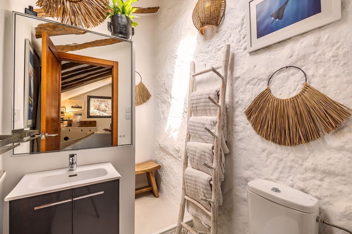 4 chambre Villa/Maison Semi-Mitoyenne à vendre à Iznajar avec piscine garage - 375 000 € (Ref: 10073011)