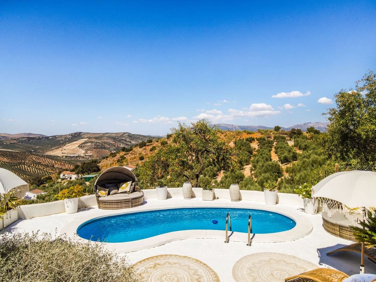4 chambre Villa/Maison Semi-Mitoyenne à vendre à Iznajar avec piscine garage - 375 000 € (Ref: 10073011)