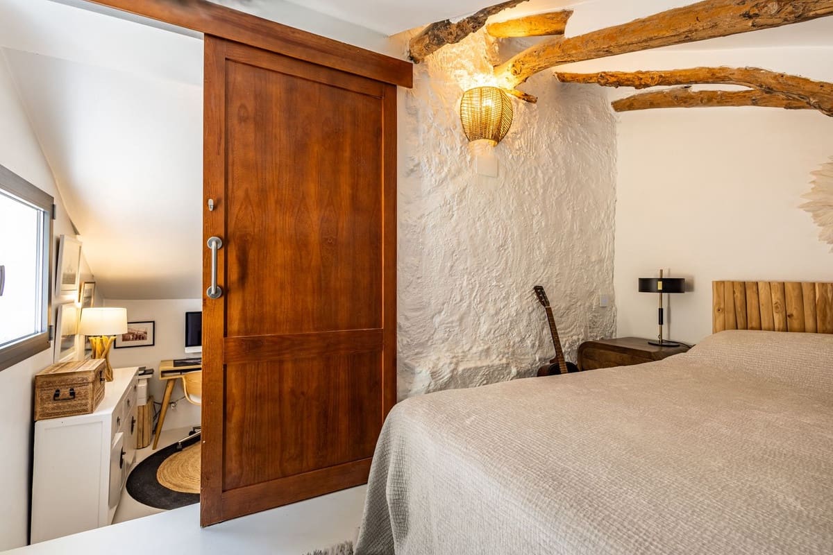 4 chambre Villa/Maison Semi-Mitoyenne à vendre à Iznajar avec piscine garage - 375 000 € (Ref: 10073011)