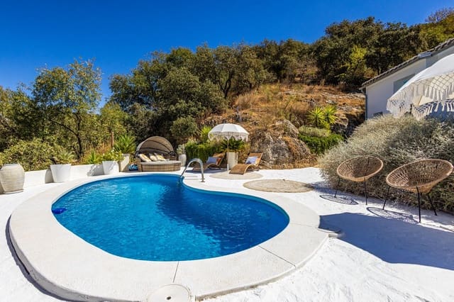 4 chambre Villa/Maison Semi-Mitoyenne à vendre à Iznájar avec piscine garage - 375 000 € (Ref: 10073011)