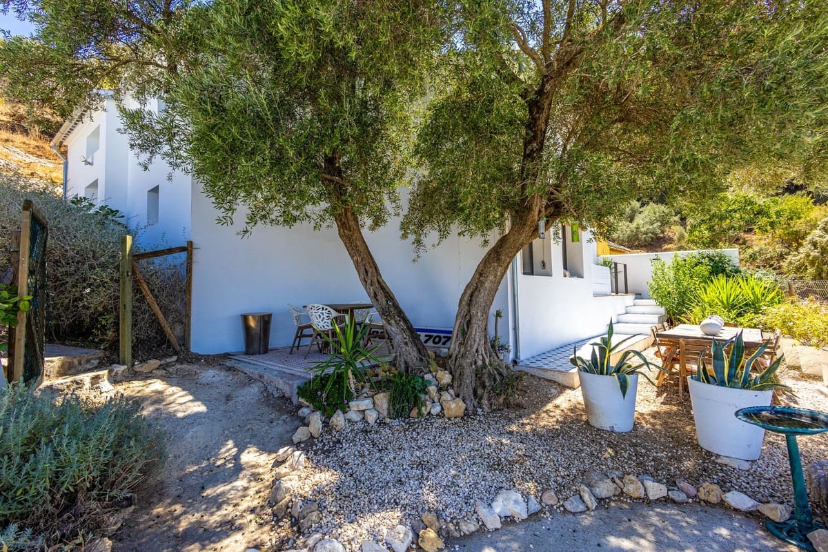 4 chambre Villa/Maison Semi-Mitoyenne à vendre à Iznajar avec piscine garage - 375 000 € (Ref: 10073011)