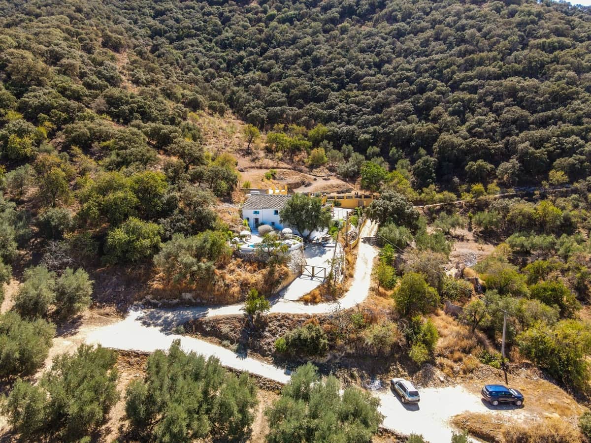 4 chambre Villa/Maison Semi-Mitoyenne à vendre à Iznajar avec piscine garage - 375 000 € (Ref: 10073011)