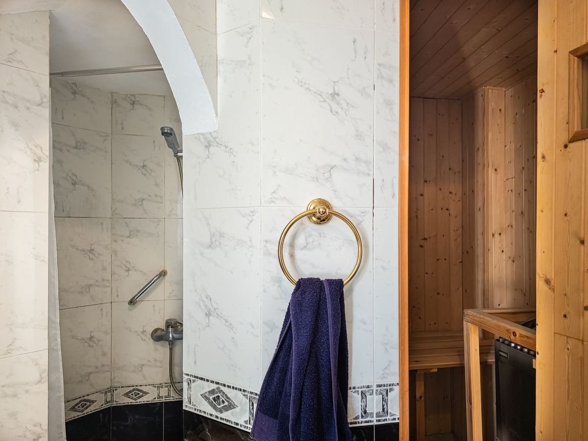Chalet de 4 habitaciones en Salobreña en venta con piscina garaje - 895.000 € (Ref: 10074791)