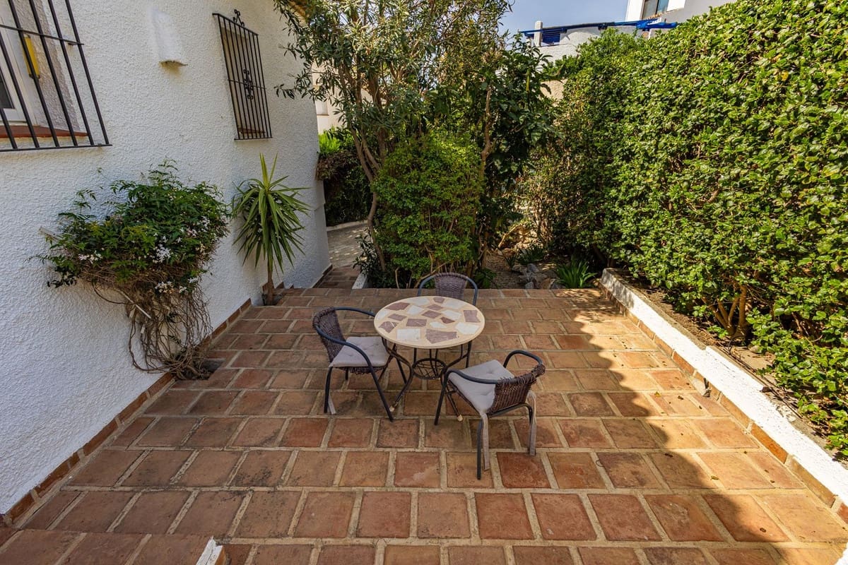 Chalet de 4 habitaciones en Salobreña en venta con piscina garaje - 895.000 € (Ref: 10074791)