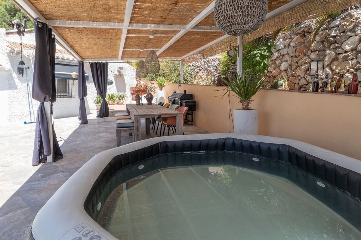 2 soveværelse Villa til salg i Competa med swimmingpool garage - € 480.000 (Ref: 10080266)