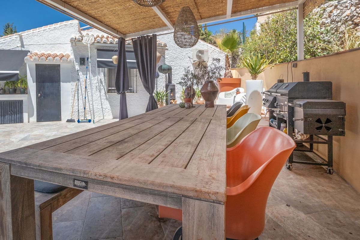 2 soveværelse Villa til salg i Competa med swimmingpool garage - € 480.000 (Ref: 10080266)