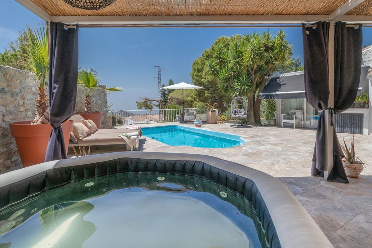 2 soveværelse Villa til salg i Competa med swimmingpool garage - € 480.000 (Ref: 10080266)