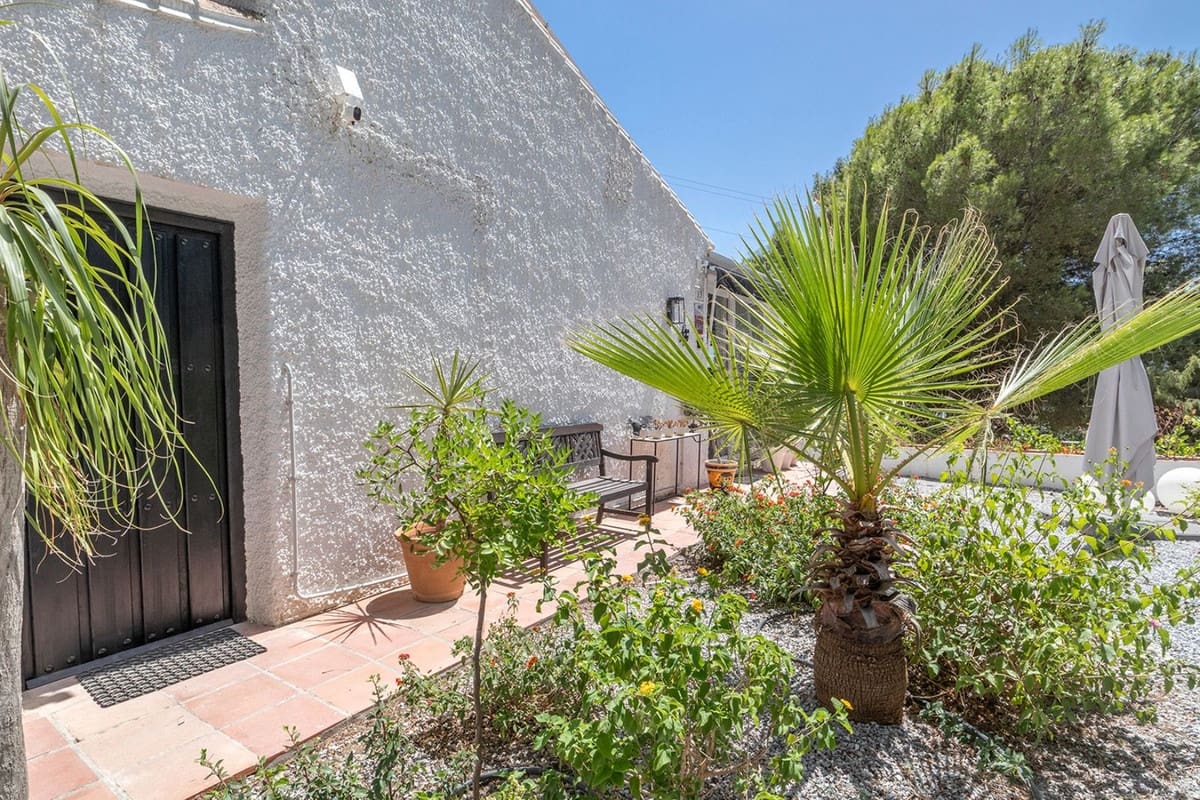 2 soveværelse Villa til salg i Competa med swimmingpool garage - € 480.000 (Ref: 10080266)