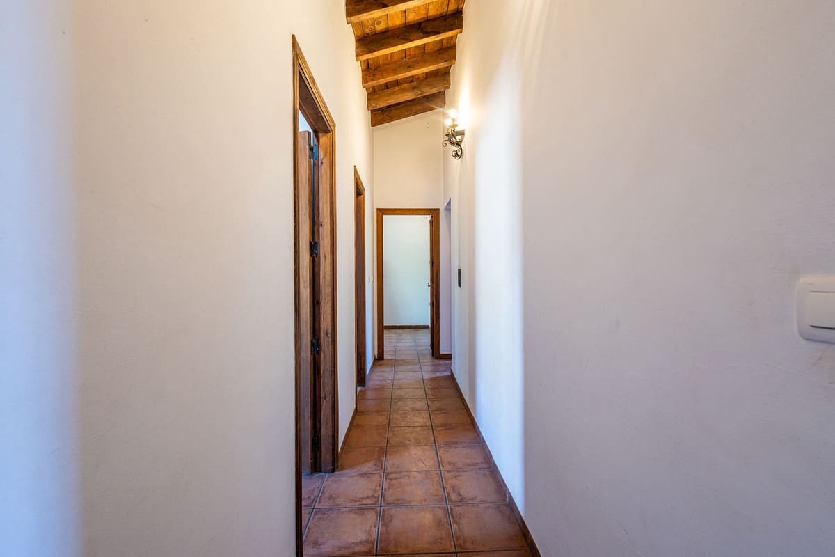 Finca/Casa Rural de 3 habitaciones en Cómpeta en venta con piscina garaje - 395.000 € (Ref: 10081826)